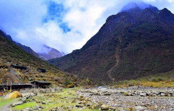 The remote hamlet of Thudam, eastern Nepal 2018 Expeditionary Trek | Nepal | Whistling Arrow