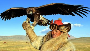 Meet our guide: Shohan the Eagle Hunter Eagle Hunter Adventure | Mongolia | Whistling Arrow
